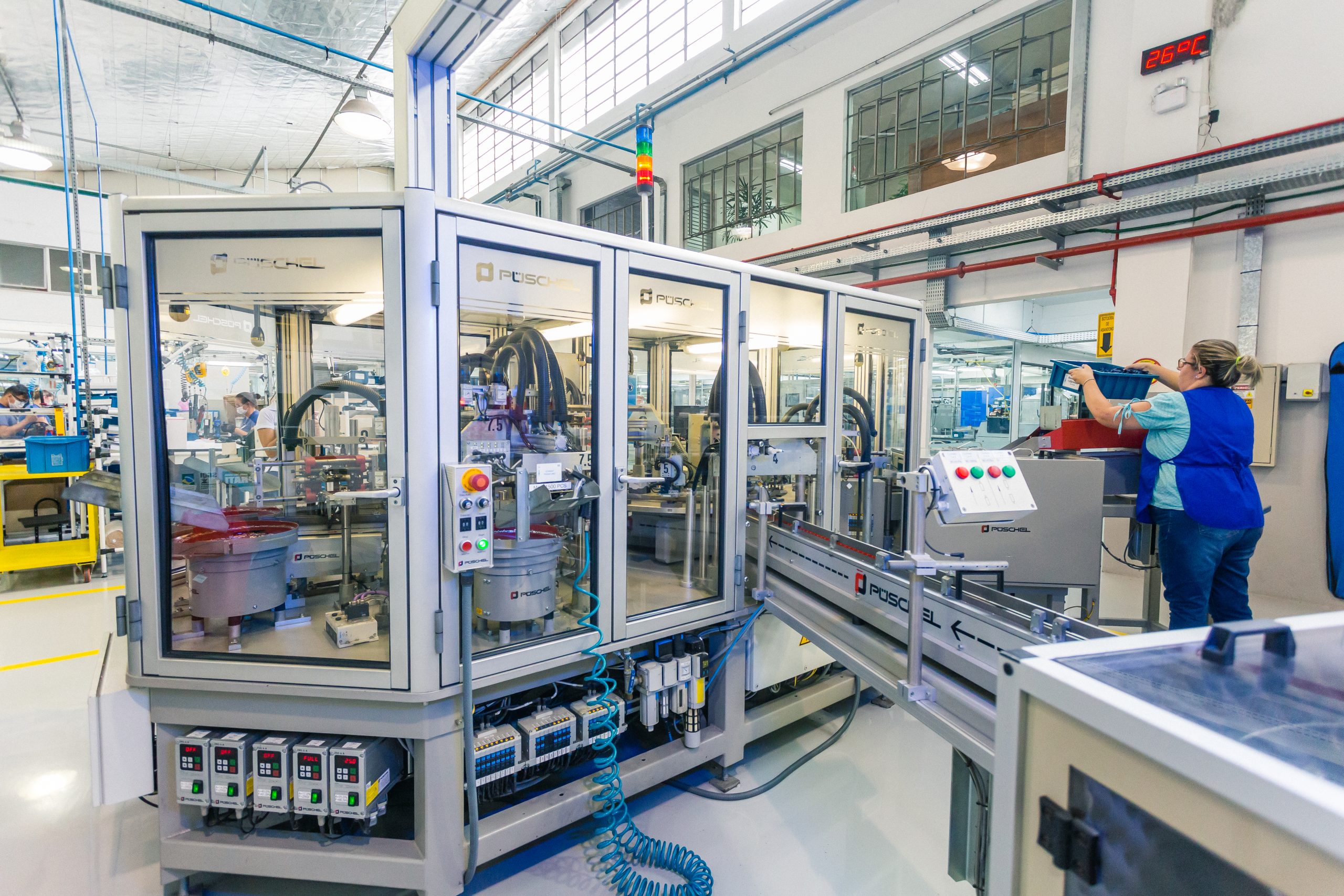 Desvendando a Automação Industrial: Transformando Processos com Eficiência e Tecnologia